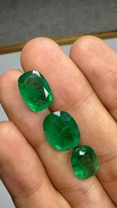 Émeraudes naturelles de 14,43 carats, forme coussin, 3 pièces, pierres précieuses vertes en vrac pour bagues, pendentifs, fabrication de bijoux fins - Product Image 2
