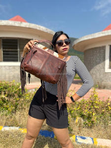 Nueva llegada occidental real hecho a mano pelo en piel Tooled cuero flecos Sling Bag mujeres elegantes ocultas llevar Casual bandolera - Product Image 6