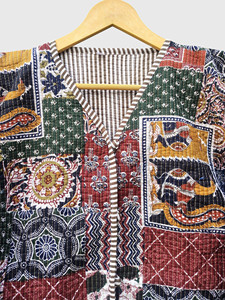 Veste matelassée bohème grande taille à col en V, manches longues, motif floral en coton - Product Image 2