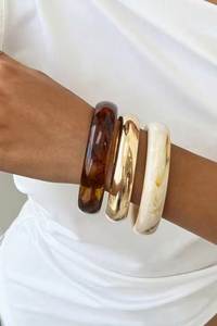 Bracelet en résine de qualité supérieure avec un design artistique transparent, fait main, tendance - Product Image 2