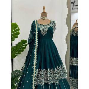 Party Wear XL Top et ensemble Lehenga avec fil et travail de séquence - Product Image 3