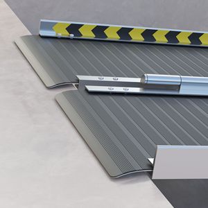 Rampa Pieghevole in Alluminio da 3 Metri Antiscivolo, Capacità 270 kg, Portatile, per Accesso Disabili, Porte di Casa e Marciapiedi - Product Image 6