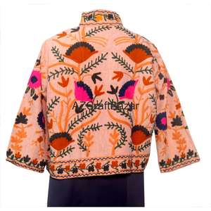 Blusa de Mujer con Cuello en V, Diseño Floral Vintage, Bordado Suzani TNT Multitemporada, Diseño Dibujado a Mano, Ecológica, Transpirable y de Secado Rápido - Product Image 5