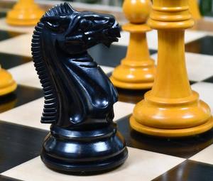 Piezas de Ajedrez Soviéticas Reproducidas de 1940 – Ébano y Madera de Boj Envejecida, 4 cm de Altura por Pieza, al Mejor Precio - Product Image 1