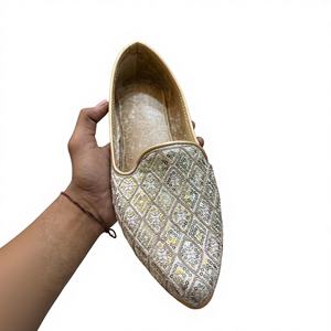 Zapatos de Cuero Genuino para Hombre BS International, Diseño Tradicional Rajasthani, Bordado Personalizado, Impermeables, Más Vendidos - Product Image 6