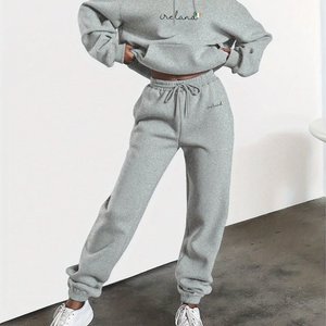 Conjunto Deportivo Informal de Forro Polar Gris para Invierno, Unisex, con Bordado de Patrón Floral, Sudadera con Cremallera Completa y Pantalones Deportivos de Secado Rápido - Product Image 1