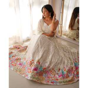 Ropa Tradicional China de Diseñador, Lehenga Choli con Bordado de Hilos y Lentejuelas - Product Image 5