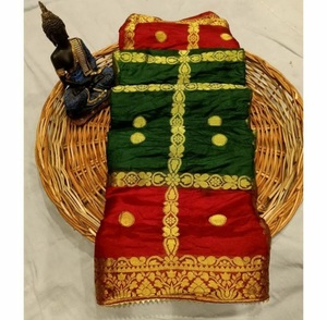 Sari de seda artística de moda con diseño a cuadros y borde de zari en hermosos colores - Product Image 5