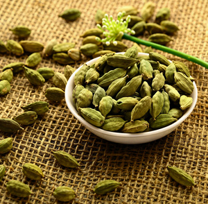Cardamome verte naturelle de qualité supérieure, gousses de 6-7 mm, petite taille, aromatique, épice entière, fournisseur en gros pour l'exportation - Product Image 1