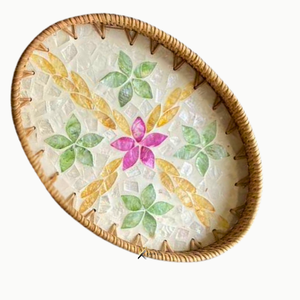 Bandeja ovalada de ratán hecha a mano con incrustaciones florales de nácar, bandeja elegante y duradera para hotel, decoración del hogar, servicio de comida. - Product Image 1
