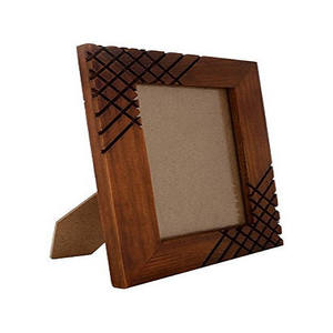 Marcos de fotos de madera con acabado en nogal de estilo antiguo para certificados y regalos personalizados disponibles a precios más bajos. - Product Image 1