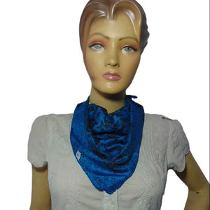 Foulard en Soie Floral pour Femme, Bandana Élégant, Foulard de Cheveux en Soie, Foulard Carré Floral, Accessoire de Mode Stylé - Product Image 1