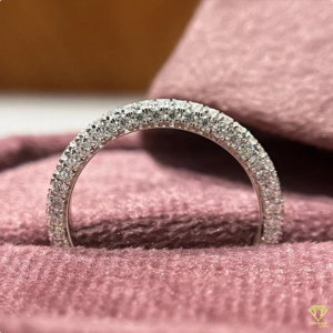 Anillo de boda de lujo hecho a mano con diamantes cultivados en laboratorio en plata de ley 925 con un diseño brillante de eternidad para mujer - Product Image 4