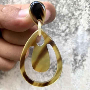 Pendientes de Cuerno de Búfalo Hechos a Mano Ecológicos de la Mejor Calidad para Mujer, Estilo Moderno, Precio al por Mayor, Artesanía Natural de la India - Product Image 1
