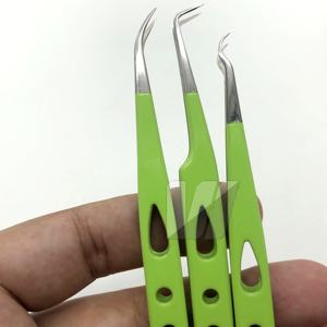 Pinces à épiler professionnelles en acier inoxydable japonais avec logo personnalisé, couleur verte durable, pointe pointue, polyvalentes - Product Image 6