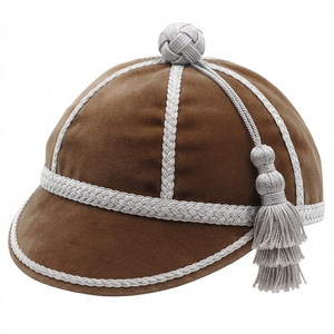 Gorro de Terciopelo Marrón de Primera Calidad con Borla y Adorno de Plata, Ideal para Graduaciones, Clubes Deportivos y Eventos Escolares - Product Image 1