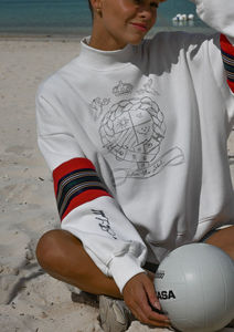 Sudadera Personalizada OEM Extra Grande con EMBLEMA de Hermandad, Estilo Urbano Otoño/Invierno, con Lentejuelas Bordadas y Cuello Alto de Felpa - Product Image 3