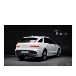 Genesis GV70 2.5T 2024, Gasolina, 2WD, con Caja de Cambios Automática, Asientos de Cuero, Cámara Trasera, 21,627 km, Volante a la Izquierda - Product Image 2