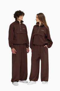 Ensemble de survêtement unisexe marron à col zippé ONETEN, coupe ample, longueur intégrale, couleur unie, poche discrète, tenue décontractée pour l'automne - Product Image 3