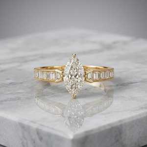 Bague Solitaire Classique en Diamant Taille Marquise 2.01CT VS1 de Luxe, Cultivé en Laboratoire, en Or Jaune 14K, Bague de Promesse Fine pour Cadeau Anniversaire - Product Image 1
