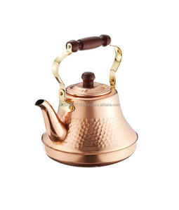 Bouilloire en cuivre accentuée en laiton avec détails gravés et forme brillante adaptée aux cadeaux ou aux cuisines traditionnelles - Product Image 6
