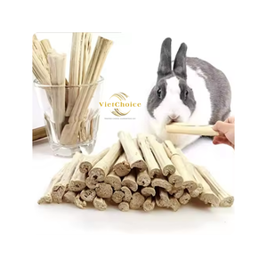 Venta al por Mayor de Palitos de Caña de Azúcar y Bambú Secos VIETCHOICE, Color Natural para Masticar para Mascotas, 500-900g/bolsa, de Vietnam - Product Image 1