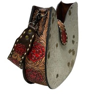 Sac en cuir fait main style ranch texan avec franges et pompons de Divine International, services OEM/ODM disponibles
