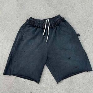 กางเกงขาสั้นผู้ชายสีดำ ล้างสีแล้ว ผ้าโพลีเอสเตอร์ 100% เอวยางยืด ใส่สบาย แห้งเร็ว ระบายอากาศดี สไตล์สตรีทแฟชั่น สำหรับฤดูร้อน - Product Image 5