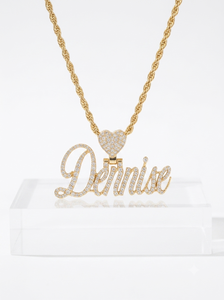 Colgantes de Corazón con Letra Minimalista de Moissanita Helada Personalizables y Modernos, de Oro Sólido de 10K, con Escritura Cursiva, Dijes de Collar Unisex para Regalo - Product Image 4