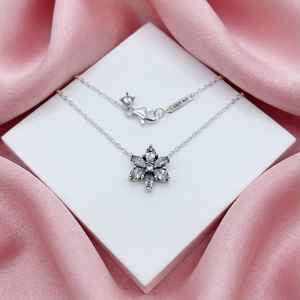 Collar con colgante de racimo de piedras de moissanita y circonita cúbica plateada, joyería para mujer, regalo para ella - Product Image 6