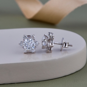 Pendentif et boucle d'oreille en forme de fleur de diamant rond de 4,50 ct en or massif 10K 14K 18K Cadeau d'anniversaire de mariage - Product Image 2