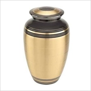 Urna Funeraria Plateada para Cenizas Humanas Adultas, Diseño Metálico Resistente con Bandas Horizontales, Urna Conmemorativa de Latón con Bolsa de Terciopelo Gratis - Product Image 3