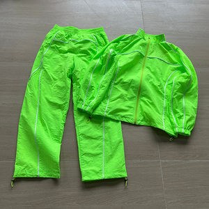 Veste de course unisexe coupe-vent et imperméable OEM, fermeture éclair, couleur unie, sans col, style sportif, pour l'automne, 100 % nylon, coupe régulière - Product Image 2