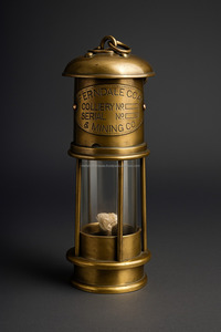 โคมไฟทองเหลืองโบราณพร้อมกระจกสีขาว - Product Image 2