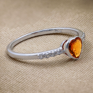 Achetez une bague en argent sterling 925 massif, style bohème, faite à la main, avec un saphir orange naturel en forme de cœur et un diamant véritable certifié IGI - Product Image 6