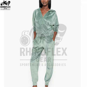 Ensemble jogging velours unisexe 2 pièces avec logo personnalisé sur la bande latérale, ensemble de survêtement patchwork pour couple, survêtement en velours pour homme et femme - Product Image 5