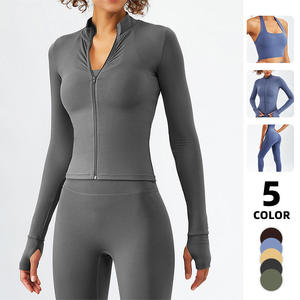 ชุดออกกำลังกายผู้หญิง 3 ชิ้น เนื้อผ้านุ่มเนียนดุจเนย ประกอบด้วยเสื้อชั้นในกีฬา เสื้อแขนยาว และกางเกงโยคะเอวสูง - Product Image 5