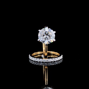 Anillo de compromiso de lujo para mujer, oro amarillo de 14 quilates, con diamante solitario redondo - Product Image 1