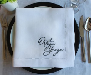 Serviettes de table en lin 100% Nature4u, style japonais, broderie monogramme, couleur et logo personnalisés. - Product Image 1