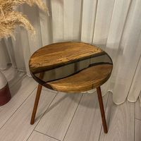 Table d'appoint en bois et résine, design rivière en époxy à grain naturel, faite à la main, de luxe, de haute qualité, durable, thème nature, pièce décorative d'appoint