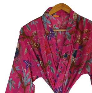 Chaqueta Kimono Rosa con Estampado Floral |   Cárdigan largo con estampado de pájaros y frente abierto |   Ropa de Salón Ligera Estilo Boho - Product Image 4