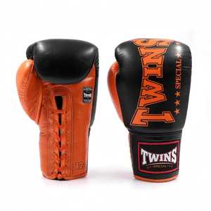 Gants de boxe personnalisés de couleur noire de qualité supérieure, en cuir de vache véritable, à lacets, pour l'entraînement et le sparring MMA Muay Thai - Product Image 6