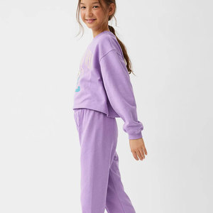 Ensemble de survêtement en coton violet pour filles, manches longues, col rond, imprimé, coupe ample décontractée avec poches latérales, pour le printemps - Product Image 1