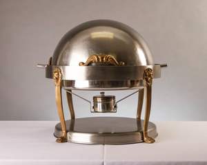 Recipiente para buffet de cobre de lujo hecho a mano con superficie lisa y asas decorativas de latón para catering. - Product Image 1