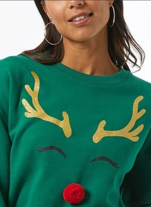Suéter navideño de punto con cuello redondo y diseño de cara de reno verde para mujer, con apliques de astas y nariz roja. - Product Image 6