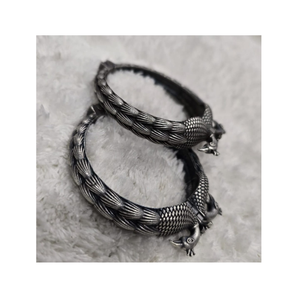 Juego de 2 Brazaletes Apilables de Plata de Ley Oxidada con Textura Vintage Bahamian, Joyería para Mujer al por Mayor - Product Image 3