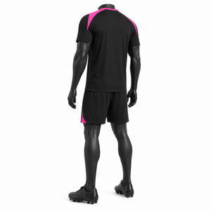 Ensemble de maillot de football personnalisé pour homme, noir et rose, manches courtes, polyester respirant, uniforme toutes saisons, col rond, coupe athlétique, UPF - Product Image 4