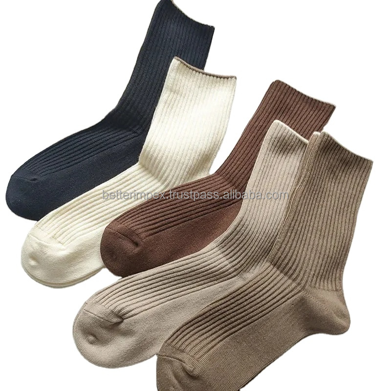 Nouveau ensemble de chaussettes personnalisées décontracté uni couleur femmes décontracté chaussettes en coton automne Simple hommes chaussettes de longueur moyenne