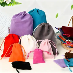 Bolsa de terciopelo con cordón para joyas - Product Image 4