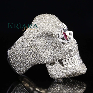 Bague cocktail tête de mort en argent 925 et moissanite, taille brillant rond, sertissage pavé, plaqué rhodium, bijou de luxe unisexe pour soirée - Product Image 3